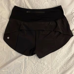Lululemon speed up high rise lined shorts 2.5”